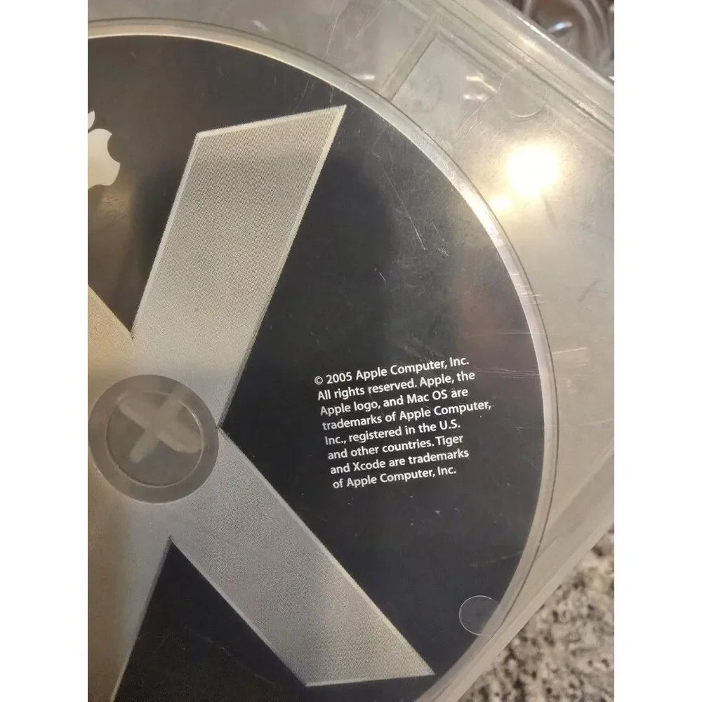 Apple Mac OS X 10.4 Tiger Install DVD 2005 Retail Black Disc Xcode 2